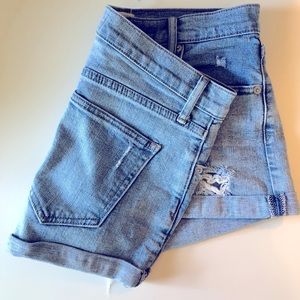Gap 3” Shorts